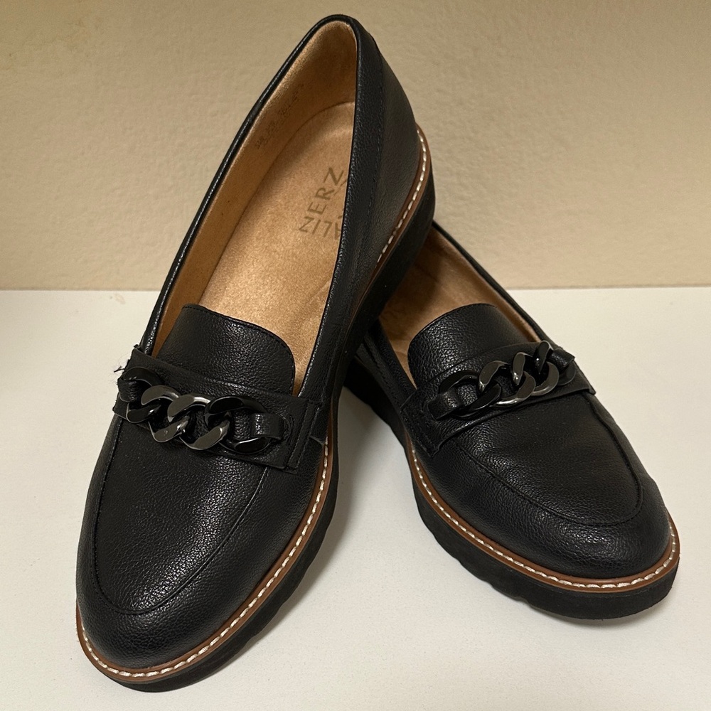 Naturalizer Black Leather Loafers with Chain Detail